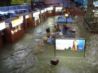 Überschwemmung im Busteminal